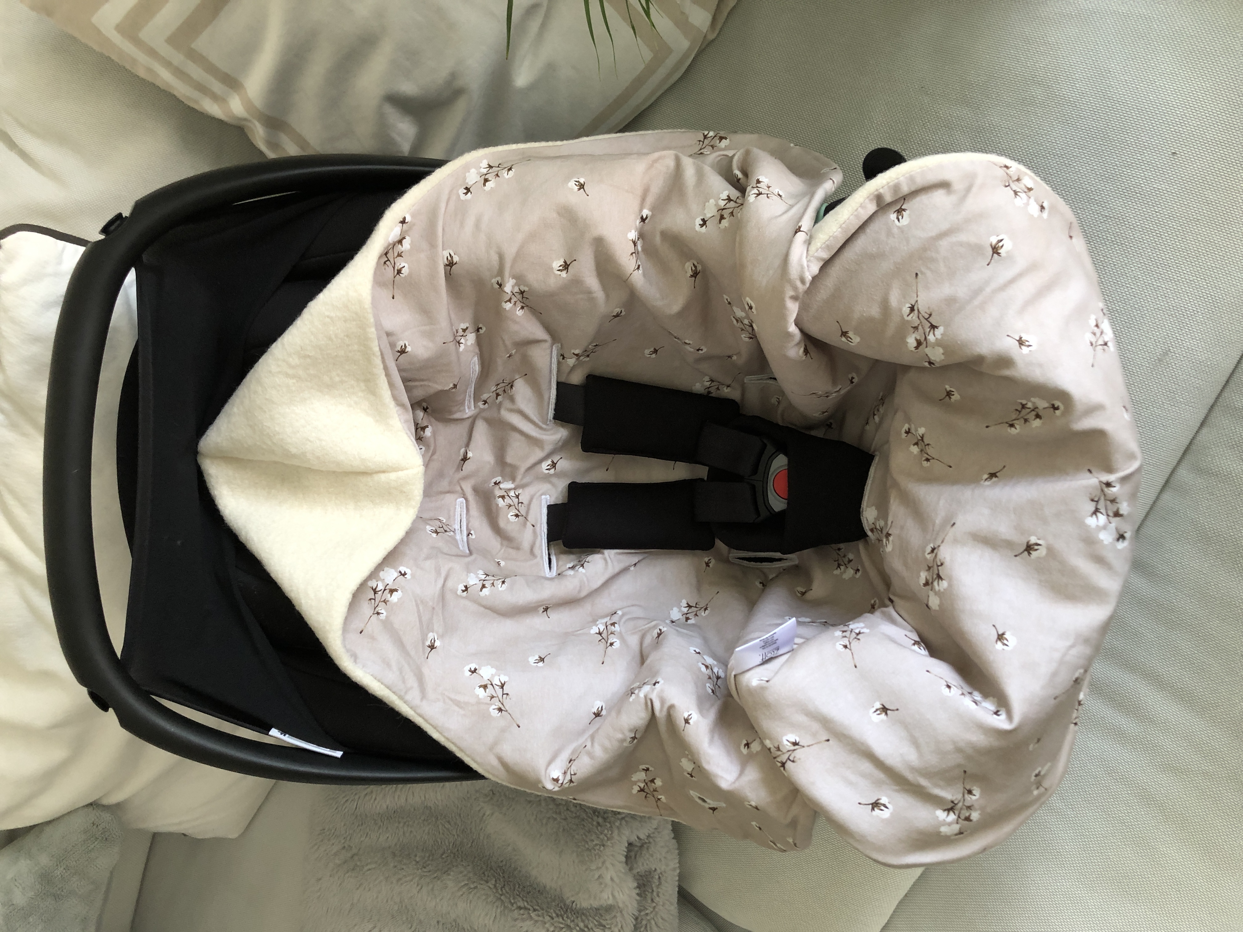 Einschlagdecke in creme für Babyschale aus Wollwalk und Jersey